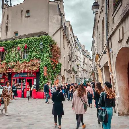 Marais, Sainte-croix Bretonnerie 2 - 4 Places