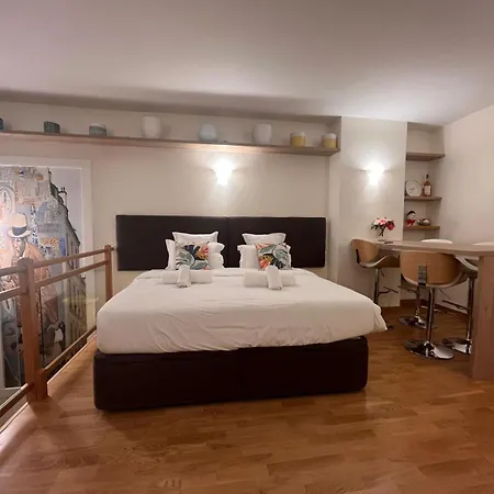 Marais, Sainte-croix Bretonnerie 2 - 4 Places パリ