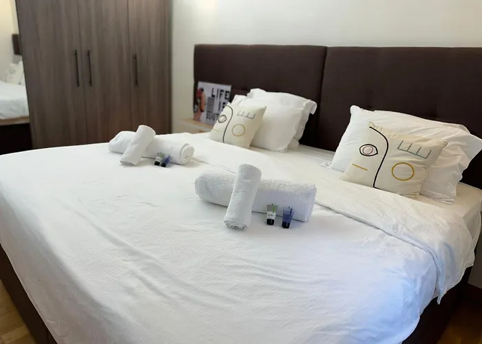 Marais, Sainte-croix Bretonnerie 2 - 4 Places * パリ