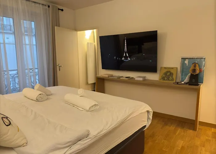 Marais, Sainte-croix Bretonnerie 2 - 4 Places パリ